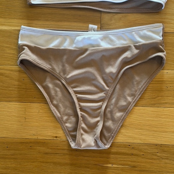 Two-Tone Bikini Set - Picture 3 of 7